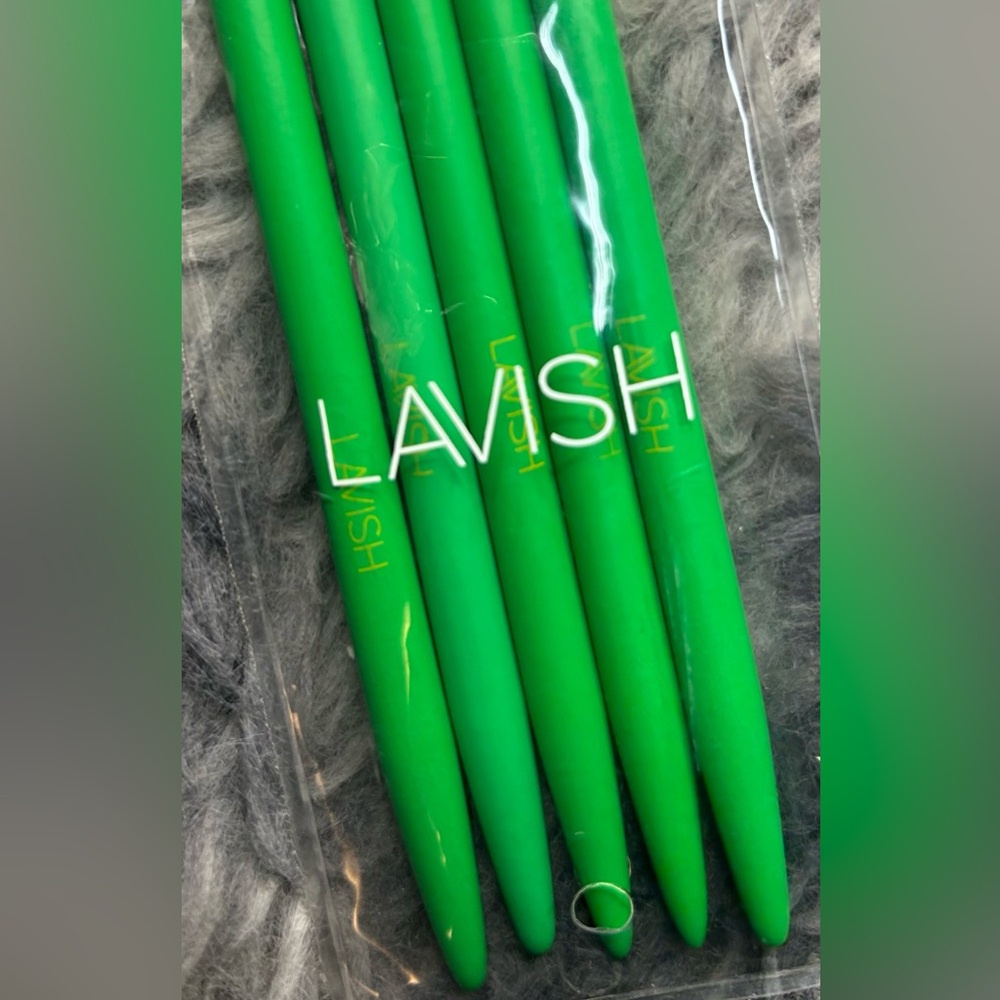 LAVISH
Essential Eye Collection - Picture 6 of 10
